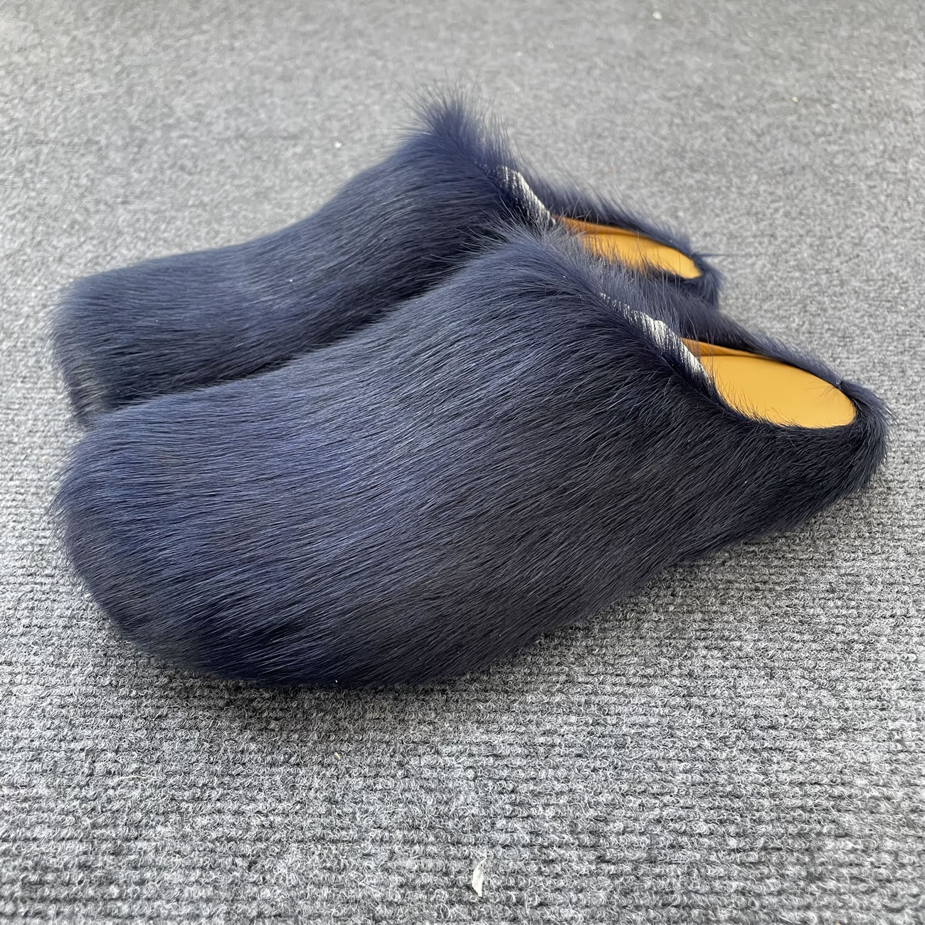 Marni Fussbet Sabot Calf Hair Slippers (7) - newkick.app